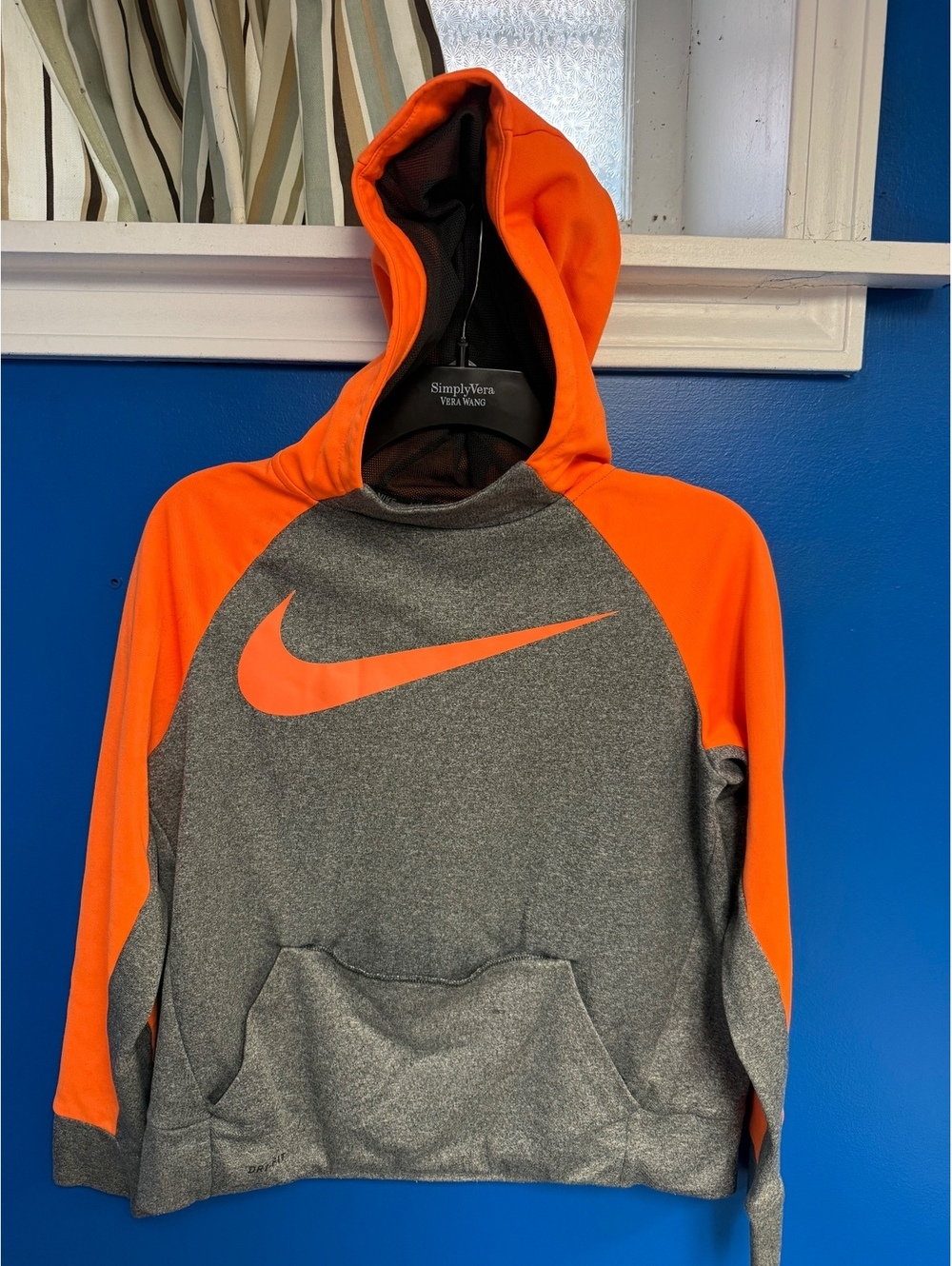 Nike Boys Large Heather Grey Bright Orange Swoosh Therma-FIT Dri-FIT Hoodie